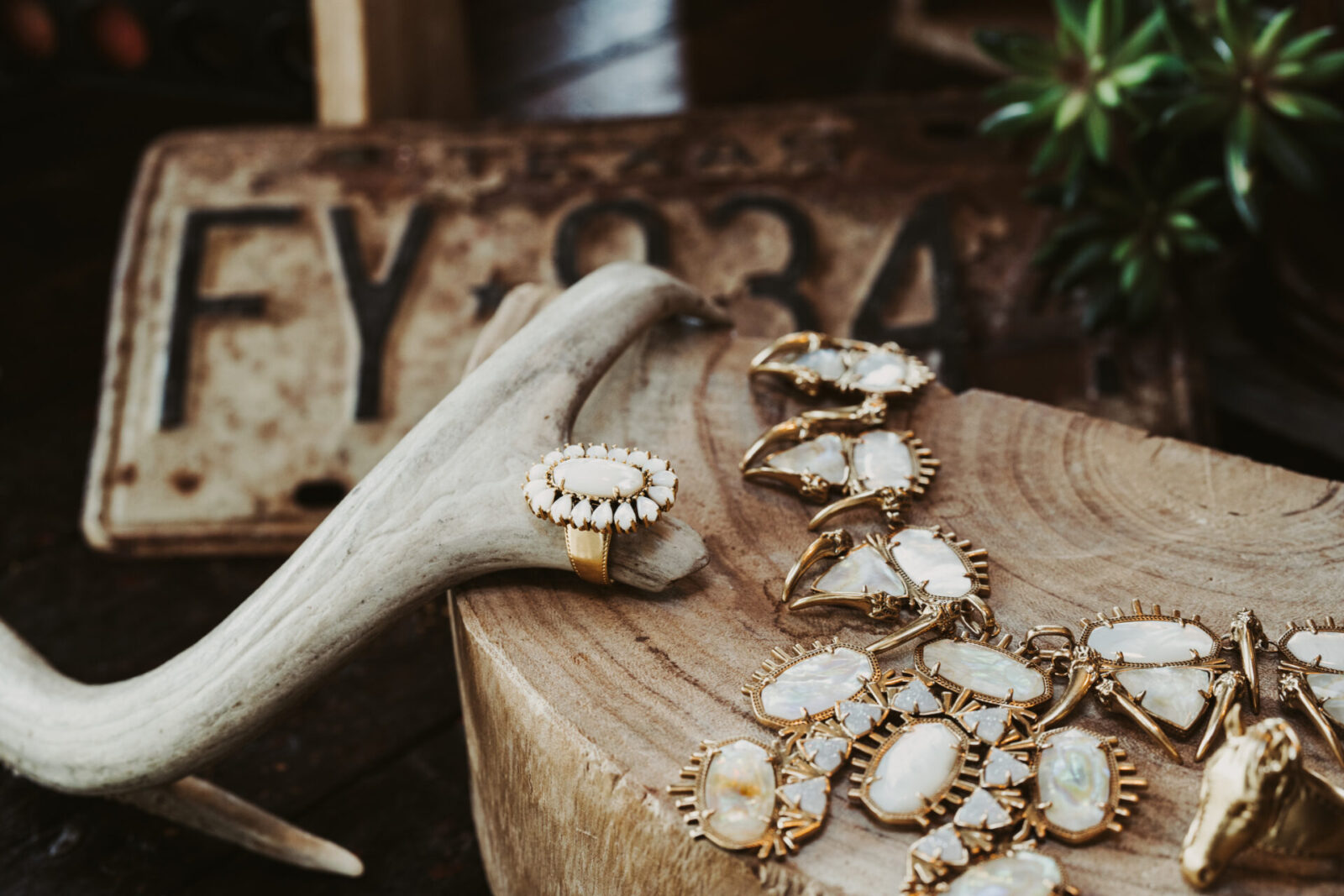 6Whiskey X Kendra Scott at The Stella Hotel